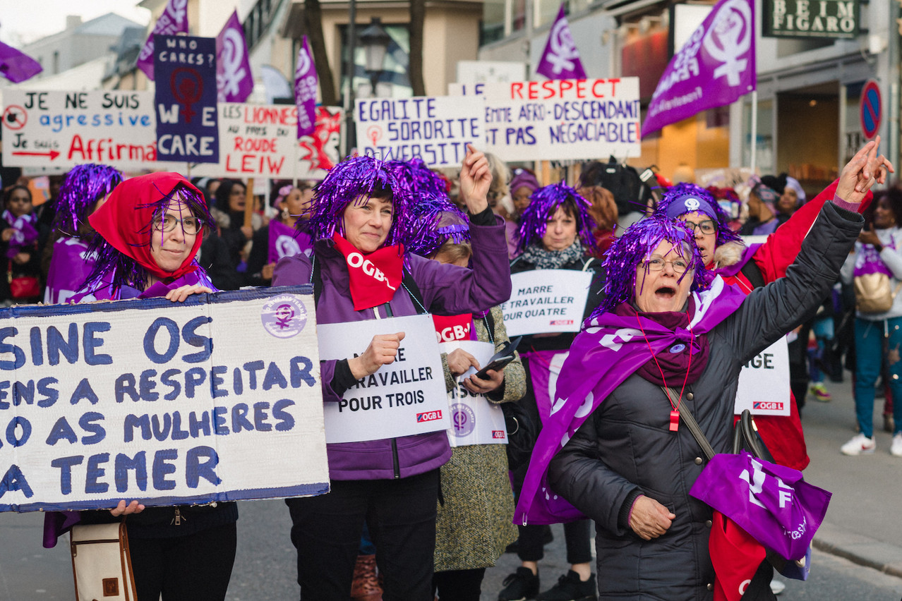 De 1.000 à 2.000 personnes ont participé, samedi, à la première grève des femmes pour leurs droits et l’égalité de traitement. (Photo: Nader Ghavami)
