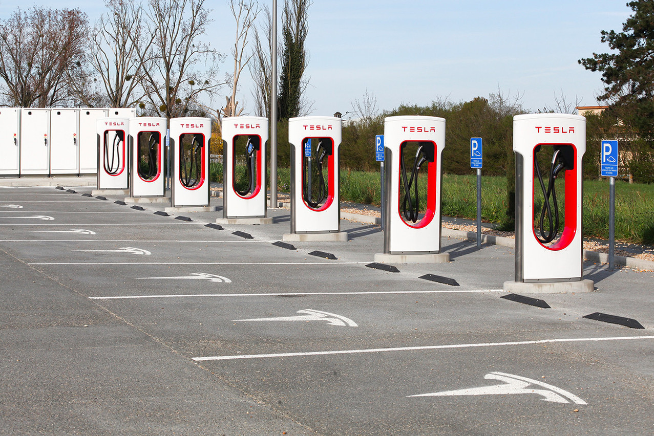 Supercharger terminals provided by Tesla in France.  (Photo: Shutterstock)