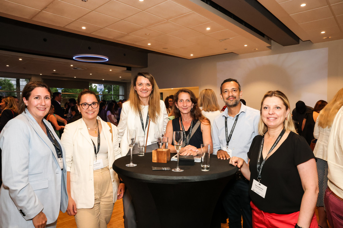 Jessica Schumacher (NTGS), Joanna Czyzycka (Northern Trust), Olga Frolova (Légère Hôtel Luxembourg), Isabelle Van de Voorde (Natural Minds), Dhaval Sampat (Independent) and Barbara Biskupski (SmartLuxembourg). Photo: Marie Russillo / Maison Moderne