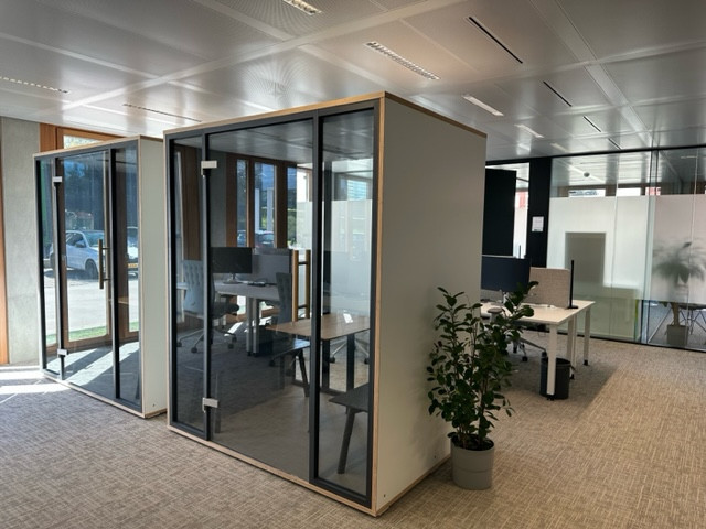 Des «phonebox» sont également disponibles. (Photo: BakerTilly)
