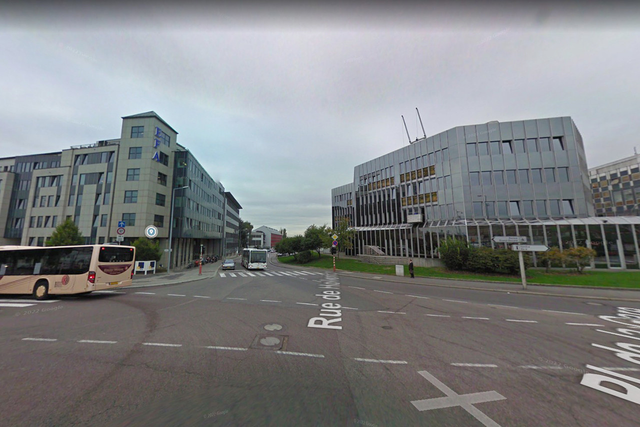 La rue de Hollerich depuis la place de la Gare en septembre 2009. (Photo: Capture d’écran Google Maps Street View)