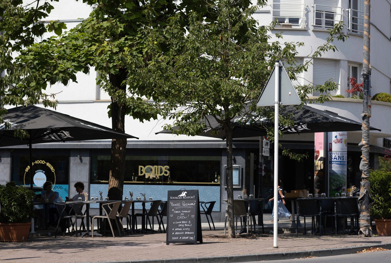 In addition to the back terrace of Bonds, the new terrace installed on the Place de Nancy gives the restaurant, which will open in May 2022, the character of a very pleasant neighbourhood restaurant... Guy Wolff/Maison Moderne