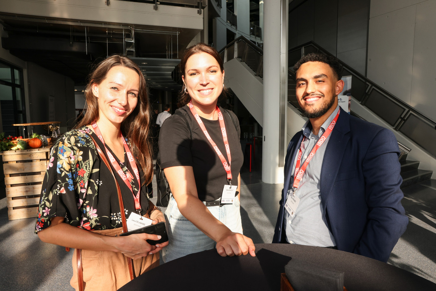 Laura Delabarre, Esther Barolat et Salim Merabet (Devoteam). (Photo: Marie Russillo/Maison Moderne)