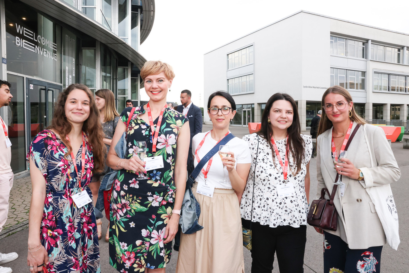Manon Grosdidier, Orsolya Kelemen, Eneda Xhori, Juliana Posada et Fiona Mader (KPMG Luxembourg). (Photo: Marie Russillo/Maison Moderne)