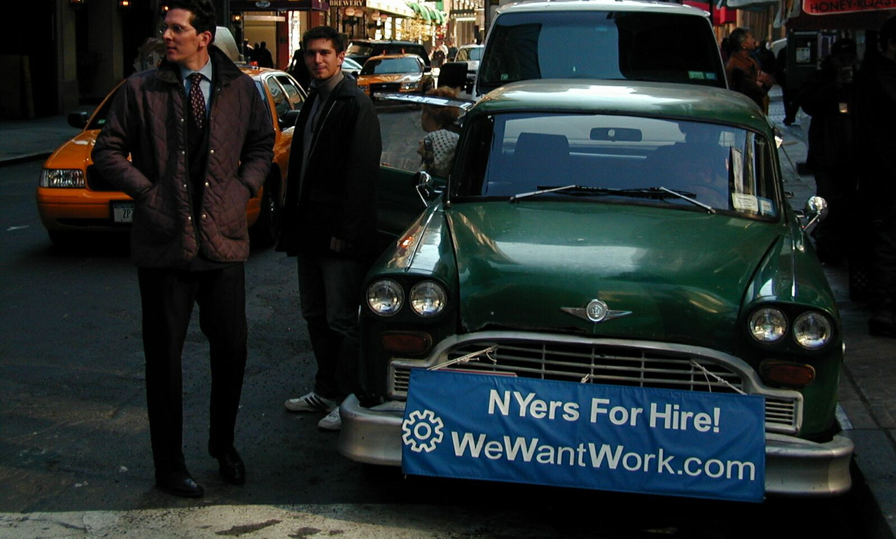 Avec des amis, il lance l’initiative «We Want Work». (Photo: Marc de Bourcy)