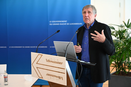 François Bausch, ministre de la Mobilité et des Travaux publics, a présenté ce vendredi 7 mai le Vëlosummer 2021. (Photo: MMTP)