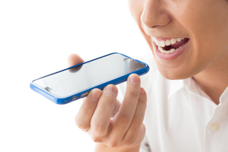 Grâce à Sovi, les patients intubés pourraient retrouver l’usage «d’une parole», une voix de synthèse associée à une application, pour communiquer avec le personnel soignant. (Photo: Shutterstock)