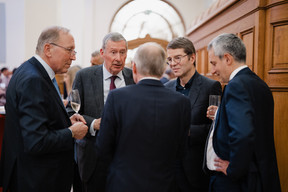 Robert Scharfe, Jean Lucius, Christian Kremer, Luc Rodesch, Luc Frieden (de dos). (Photo: Marion Dessard/Fondation de Luxembourg)