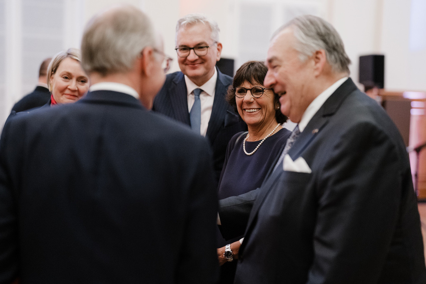 Yves Kuhn, Martine Solovieff, Henri Grethen face à Luc Frieden.   (Photo: Marion Dessard/Fondation de Luxembourg)