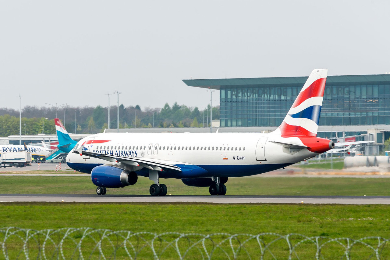 Des compagnies européennes, comme British Airways, opérant ici au Findel, s’engagent à rembourser leurs clients pour les vols annulés. (Photo: Jwh/Wikimedia Commons)