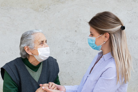 Les personnes de plus de 80 ans sont les plus gravement touchées par le Covid-19. (Photo: Shutterstock)