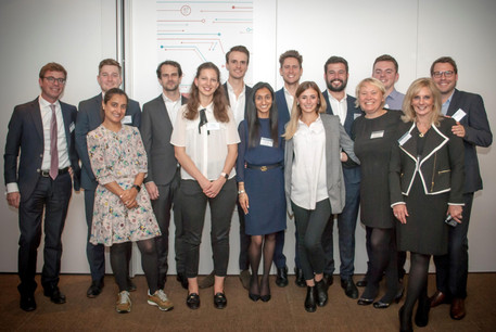 Alexander Behrens (Allen & Overy Frankfurt), Oliver Davies (Nivaura), Shruti Ajitsaria (Allen & Overy London), Henrik von Wehrs (Allen & Overy Frankfurt), Darya Yelova (Scissero), Niklas Germayer (Allen & Overy Frankfurt), Saran Kaur (Allen & Overy London), Luke Vancliffe-Davis (Legatics), Anna Boico (Allen & Overy Luxembourg), Samuel Haines (Avvoka), Natacha Oskian (Allen & Overy Luxembourg), Matthew Westby (Allen & Overy London), Mireille Dallmann (Allen & Overy Luxembourg) et Toni Wienholz (Allen & Overy Luxembourg) (Photo: Elena Antonenkova)