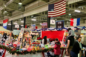The American stand, which has been part of the Bazar International for more than 50 years, had home decor, popcorn and other American snacks available for sale. Photo: Lydia Linna/Maison Moderne
