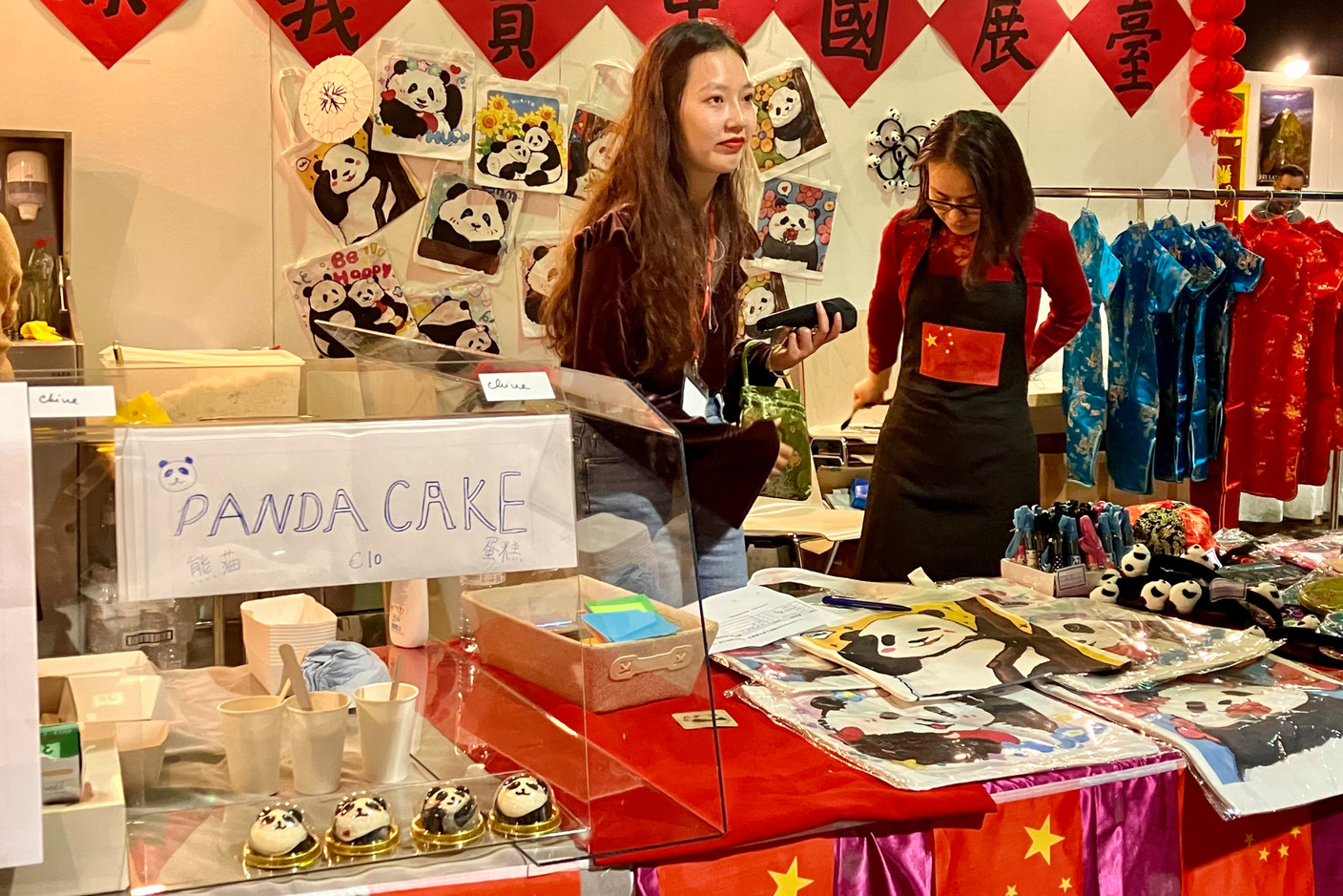After a few years of absence, the China stand was back at the Bazar International on 24-26 November 2023. Pandas were a predominant theme at the stand. Photo: Lydia Linna/Maison Moderne