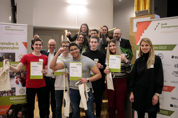 Thierry Raizer (Paperjam), Richard Karacian (Maison Moderne), Isabelle Faber (Leitmotif), Pascale Kauffman (Apollo Strategists), Carole Retter (Moskito), Duncan Roberts (Delano), Stéphanie Damgé (Jonk Entrepreneuren) (Photo: Matic Zorman / Maison Moderne)