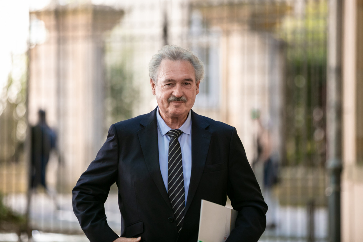 Former head of diplomacy Jean Asselborn (LSAP) has co-signed a letter with Nicolas Schmit and Cardinal Jean-Claude Hollerich calling on the European Commission to reconsider its positions. Library photo: Romain Gamba