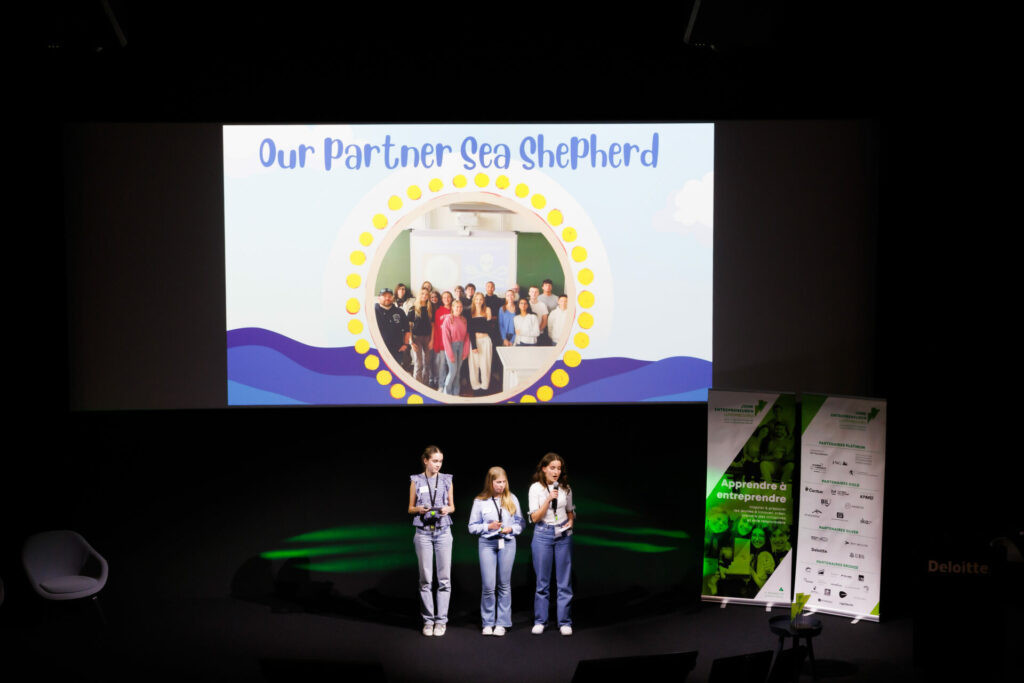 Adriana Florez, Chloe Gwynne et Ella Havrenne ont impressionné le jury par leur présentation convaincante. Le jury était composé de quatre membres: Anne-Marie Solvi, CEO chez Paul Wurth Geprolux. Jean-Luc Bermes, Team Manager Corporate Banking chez Spuerkeess, John Psaila, CEO & Managing Partner de Deloitte Luxembourg et Maryam Khabirpour, Audit Partner de Deloitte Luxembourg (Photo: levygraphie.lu)