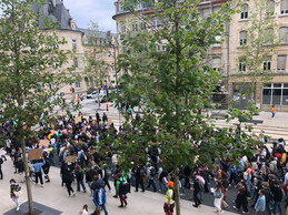 The procession passed the Place de Metz at around 11:30.  Photo: Maison Moderne