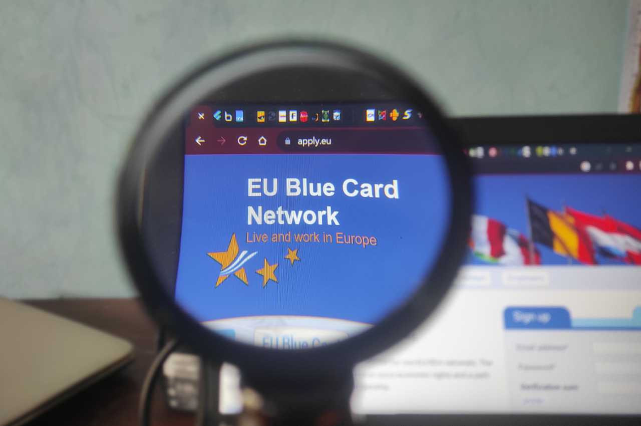 In 2024, it took less than a month for Luxembourg’s home affairs ministry to issue an EU Blue Card to a company wishing to bring a third-country national to be employed in the grand duchy. Photo: Shutterstock