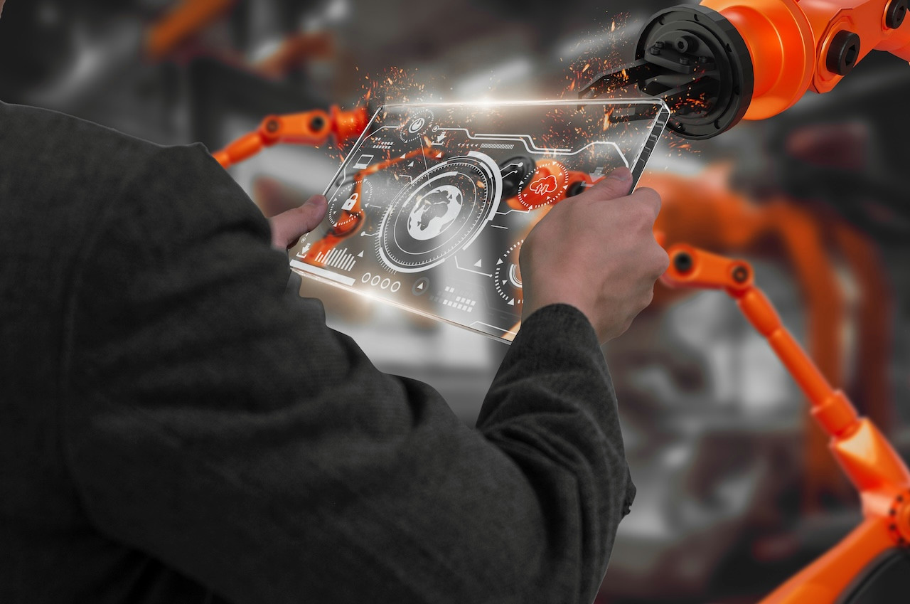 Faced with rapid technological change, companies are looking for increasingly well-trained profiles to ensure that their employees have the academic base needed to adapt to new tools and processes. (Photo: Shutterstock)