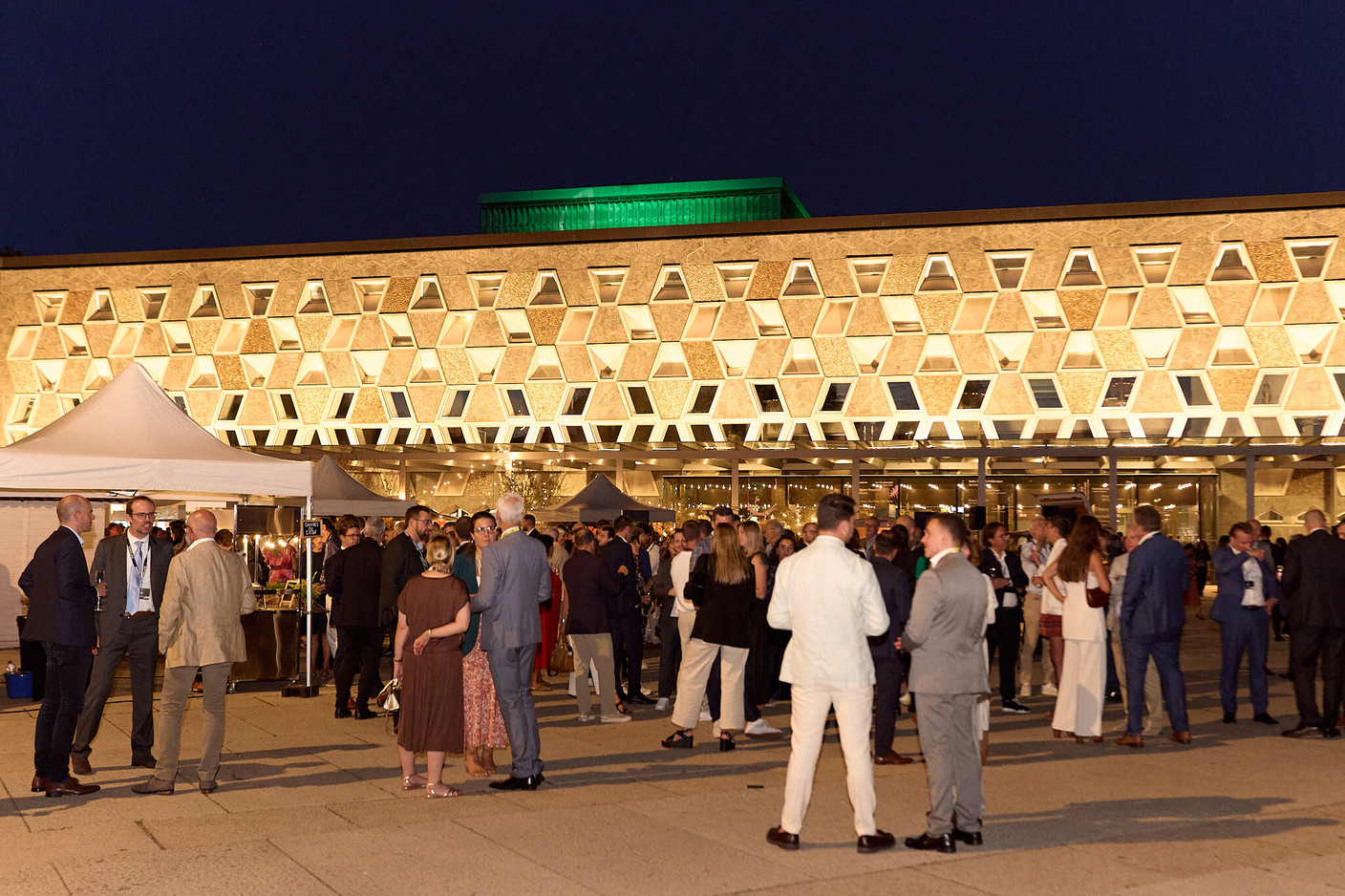 The Paperjam Autumn Cocktail brought together nearly 600 people on Tuesday 15 September 2026 on the forecourt of the Grand Théâtre de Luxembourg. (Photo: Azhin Shekhi/Lux Photo Pro)