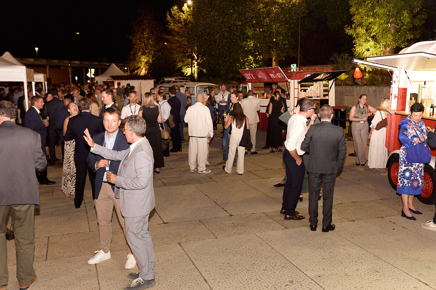 The Paperjam Autumn Cocktail brought together nearly 600 people on Tuesday 15 September 2026 on the forecourt of the Grand Théâtre de Luxembourg. (Photo: Azhin Shekhi/Lux Photo Pro)