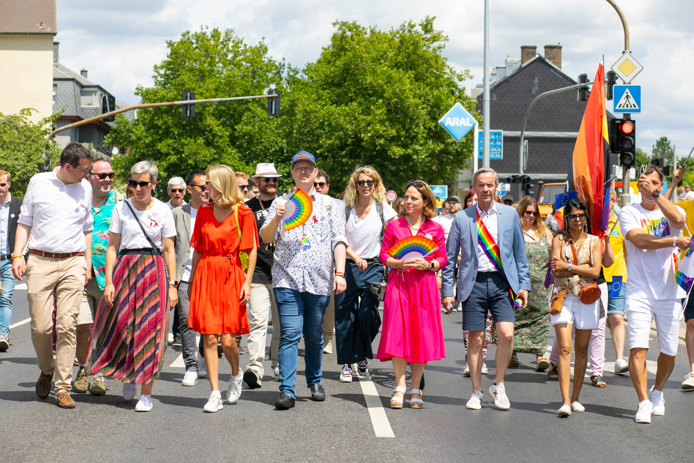 Maurice Bauer, Sam Tanson, Taina Bofferding,  Tom Hecke, Joëlle Welfring, Corinne Cahen, Georges Mischo, Daliah Scholl et Pim Knaff en tête du cortège  de la Pride March, samedi après-midi.  (Photo: Matic Zorman/Maison Moderne)