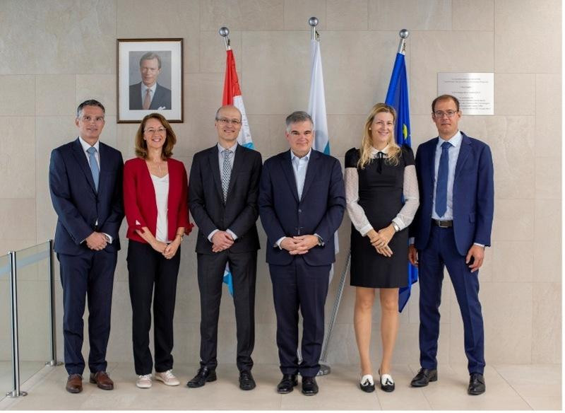 The bankers body ABBL and financial watchdogs CRF and CSSF have started a public-private partnership aimed at assisting Luxembourg banks with the monitoring and implementation of good anti-money laundering practices. Pictured: Representatives of the three organisations are seen at a signing ceremony, 13 September 2022. Photo: ABBL