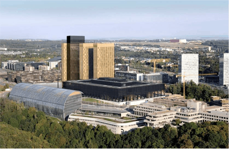 La troisième tour toise ses deux sœurs de six étages, tout en marquant une continuité entre les différentes identités architecturales de l’institution judiciaire européenne. (Photo: DPA)