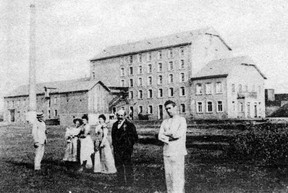 The Kleinbettigen mills in 1901. They were still owned by the Fribourg and Wagner families. Photo: Kleinbettigen mills