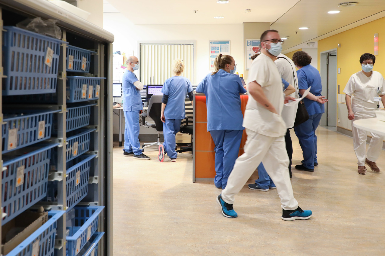 In a parliamentary reply, the minister for education gave details on the number of health professionals who have left the sector in the past four years. Archive photo: Department of health