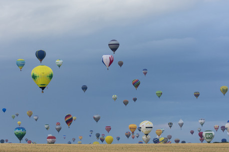 Matin et soir, sur la base aéronautique de Chambley, des centaines de montgolfières prennent leur envol jusqu’au 4 août prochain. (Photo: Alain Even/Pilâtre de Rozier Organisation)