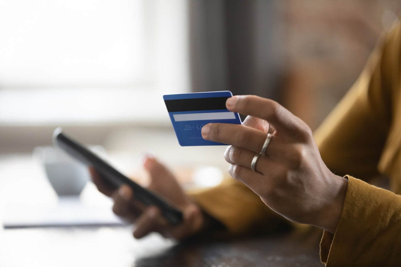 The challenges of household debt in Luxembourg: personal loans and the use of credit cards. Photo: Shutterstock