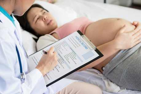 Une part importante des soins délivrés à l’étranger concernent des assurés non résidents de l’assurance maladie-maternité. (Photo: Shutterstock)