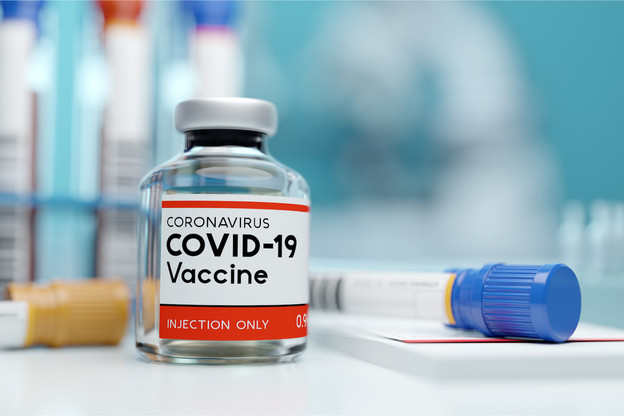 La Commission européenne a commandé près de 400 millions de doses de vaccin anti-Covid aux différentes firmes pharmaceutiques lancées dans la course contre la pandémie. (Photo : Shutterstock)