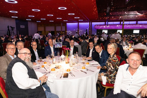 Jacques Peffer (BDO Luxembourg), Mil Kieffer (A+P Kieffer Omnitec), Tom Beiler (BFF Architecture & Urbanisme), José-Maria Ortiz (ECE Real Estate Partners), Mark Connor (Panattoni), Christoph Schmitt (BDO Luxembourg), Vincenzo Salari (M Immobilier), Erwan Loquet (BDO Luxembourg), Aurélia Cohrs (Bock - Avocats à la Cour) et Christophe Dardenne (Constantini). (Photo: Eva Krins/Maison Moderne)