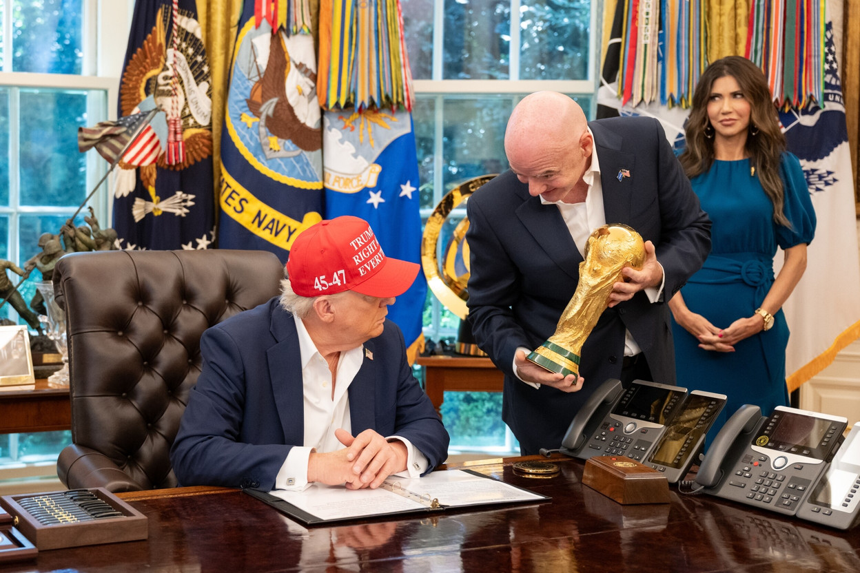 The World Cup that Donald Trump wanted, and which is being organised by Fifa and its president Gianni Infantino, is the most expensive in history. It is also the most expensive to watch. Hence the rise of VPNs and pirates, which threaten the millions earned by football’s stars. (Photo: Shutterstock)
