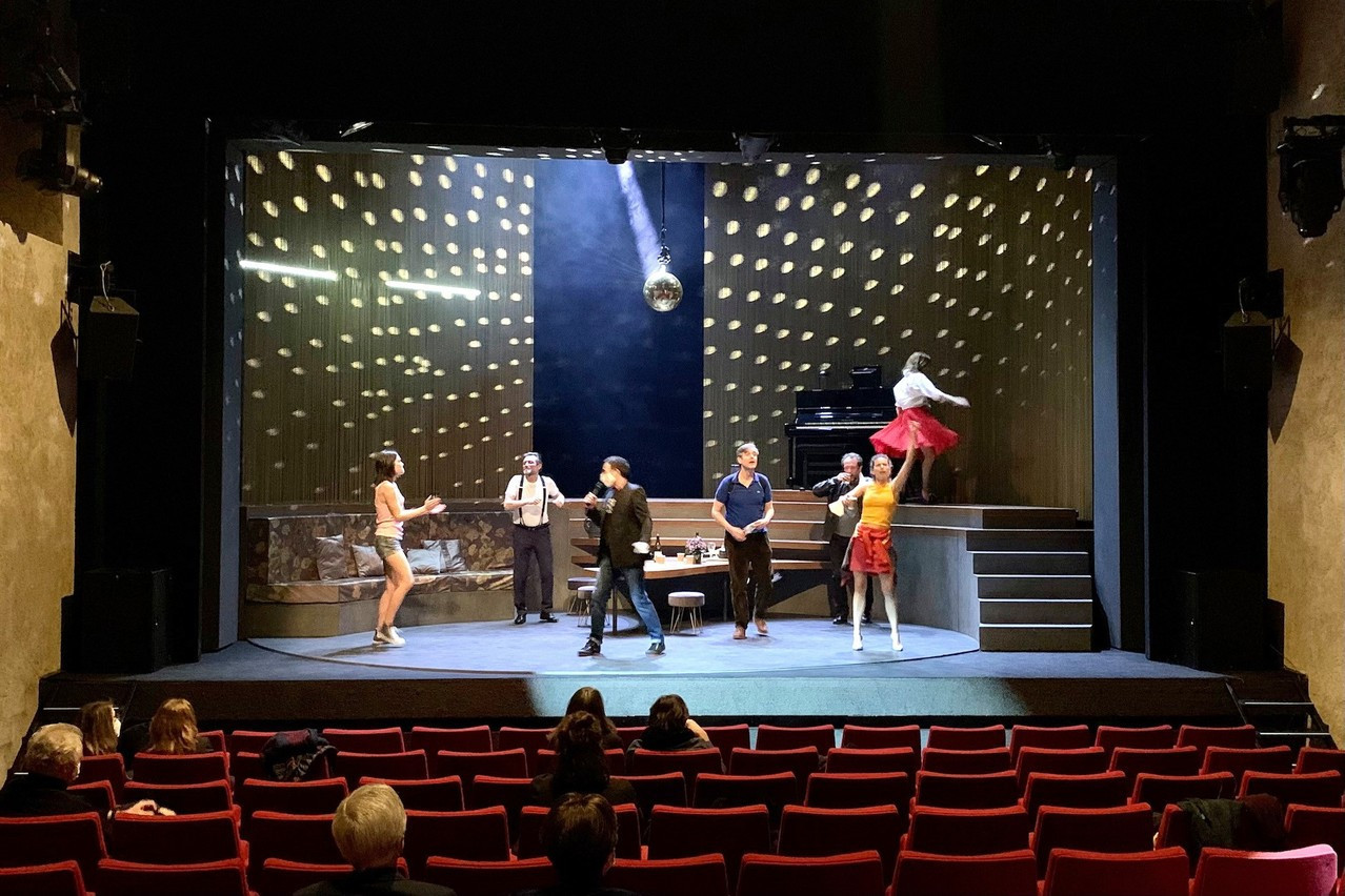 Face au succès, le Théâtre des Capucins a prévu des représentations supplémentaires de la pièce «On ne badine pas avec l’amour». (Photo: Maison Moderne)