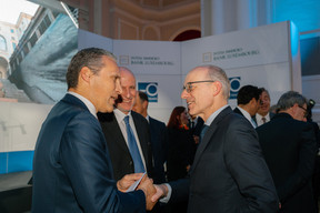 Prime minister Luc Frieden and representatives of the Italian bank. (Photo: Zoo MonU)