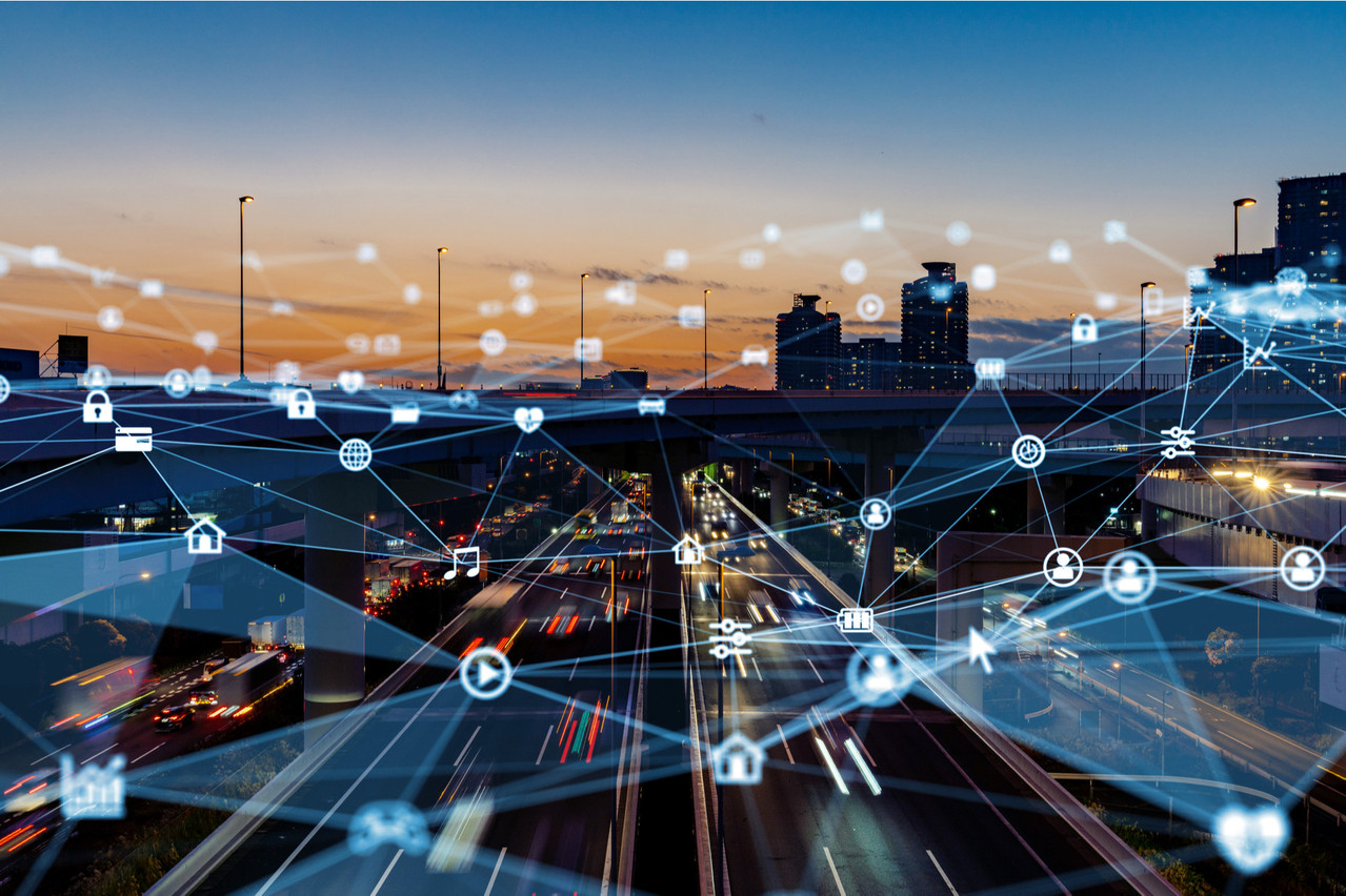 La 5G va permettre le développement des voitures autonomes et des routes intelligentes. (Illustration: Shutterstock)
