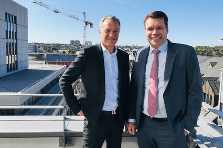 Cliff Konsbruck (directeur de Post Telecom) et Claude Strasser (directeur général de Post Luxembourg). (Photo: Paperjam)