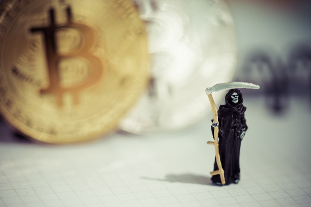 Que deviennent les bitcoins acquis par quelqu’un à son décès? Longtemps considérés comme perdus, les plateformes se disent de plus en plus prêtes à les transmettre aux héritiers dans certaines conditions. (Photo: Shutterstock)