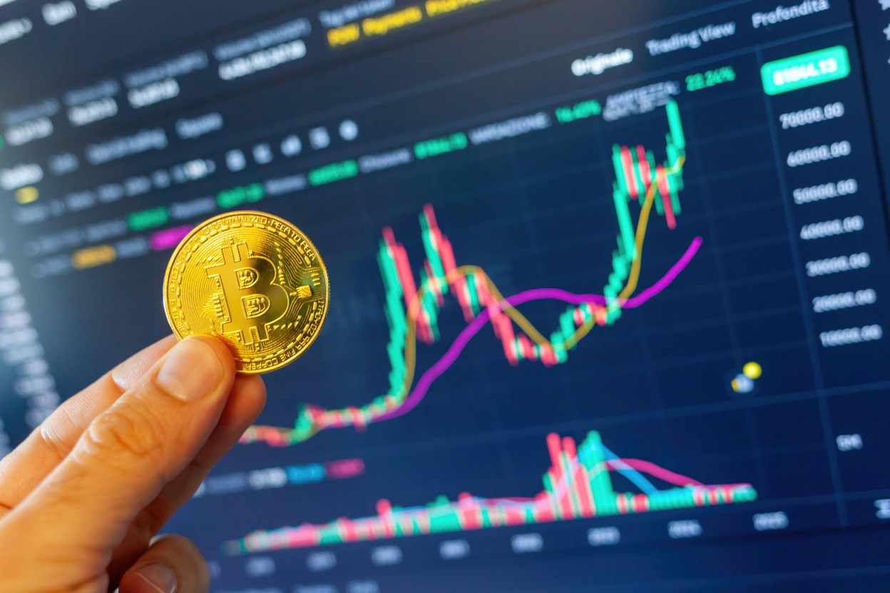 According to a report published in early 2026 by Chainalysis, crypto activity associated with sanctioned entities increased by 694% in 2025, reaching at least $154 billion in transactions received. (Photo: Shutterstock)