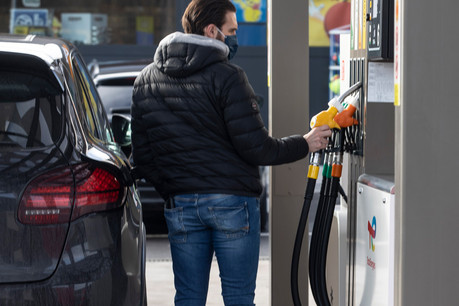À partir du 13 avril, une réduction de 7,5 centimes par litre de diesel et d’essence sera directement faite par les stations-service.  (Photo: Guy Wolff/Maison Moderne/archives)