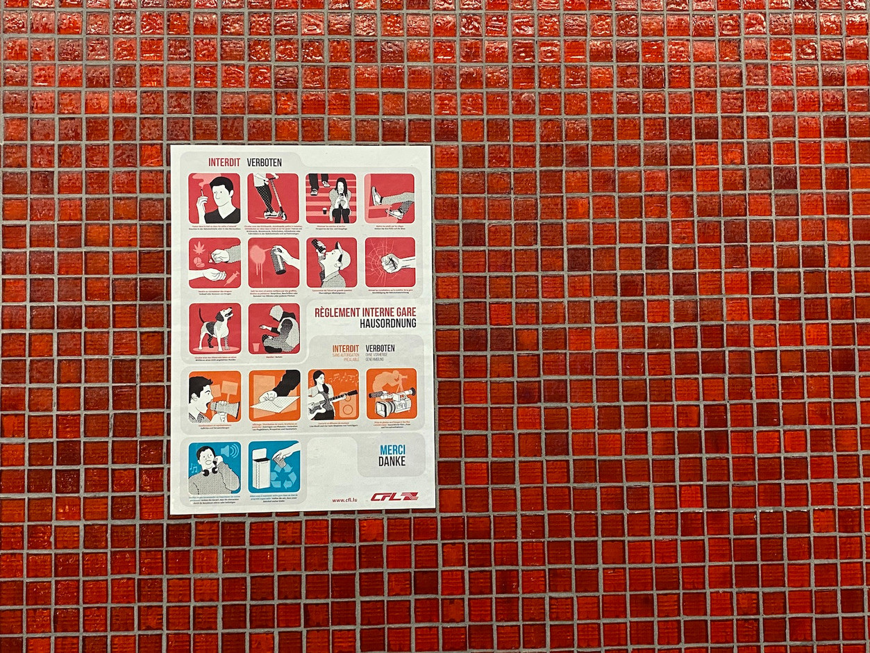 Au mur, un rappel des consignes élémentaires. (Photo: Paperjam)