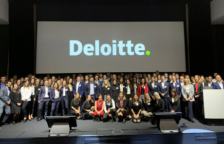 La relève des auditeurs a pris ses quartiers chez Deloitte ce jeudi. (Photo: Deloitte Luxembourg)