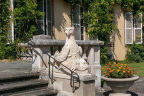 Stone sculpture Romain Gamba / Maison Moderne