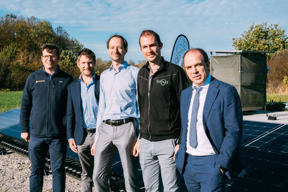 The project partners (from left to right): Pierre de Liedekerke (Ether Energy), Gilles Charlier (SunBuild), Jan Rongé (Solhyd), Tom Bosserez (Solhyd) and Johan Desmet (Nippon Gases).  (Photo: Solhyd)
