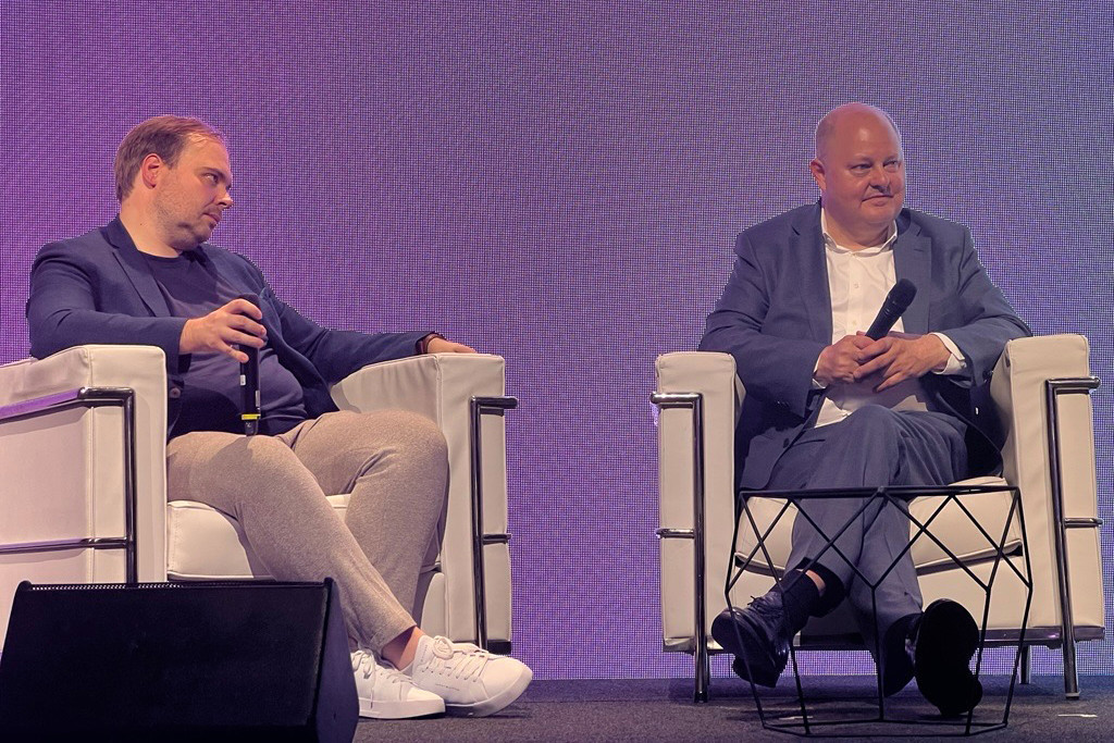 Lukas Görög (left) and Thomas Mattsson (right) shared their vision of AI-enhanced journalism at the Nexus Luxembourg 2025 tech fair. Photo: Emilio Naud/Maison Moderne