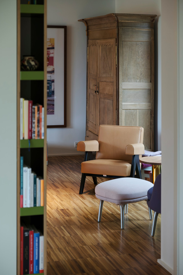 The house reveals large volumes of raw concrete, a tribute to her father's building sites. An art lover, Laure Elsen shapes a living space. (Photo: Jan Hanrion/Paperjam)